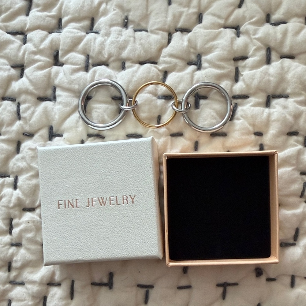 Gold And Silver 3 Stack Linked Ring - image 3